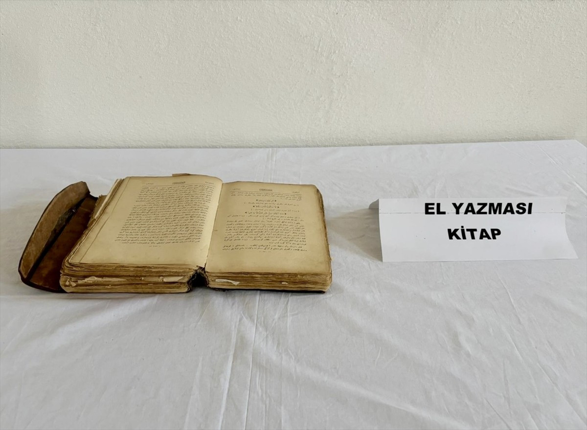 Kırşehir'de, Osmanlı dönemine ait el yazması Kur'an-ı Kerim ele geçirildi, 1 şüpheli gözaltına...