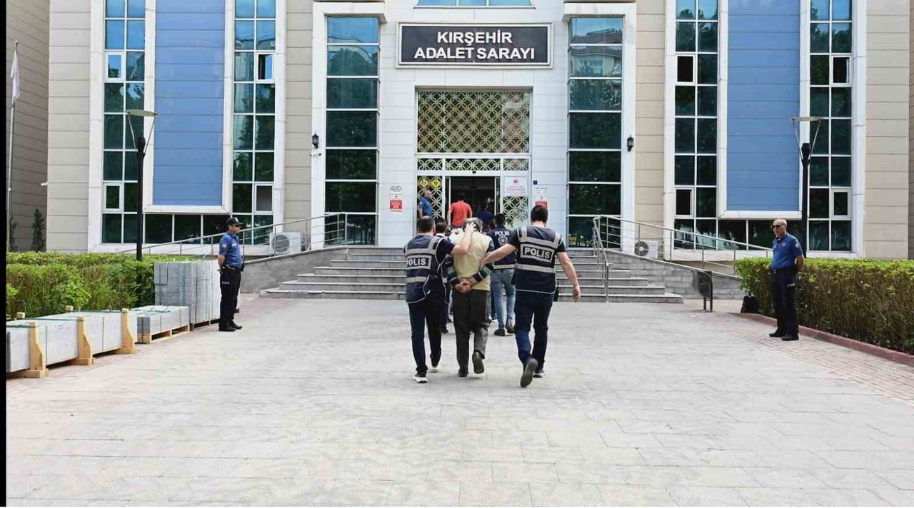 KIRŞEHİR'DE "FUHŞA TEŞVİK, ARACILIK VE YER TEMİNİ" SUÇUNA YÖNELİK DÜZENLENEN OPERASYONDA GÖZALTINA...