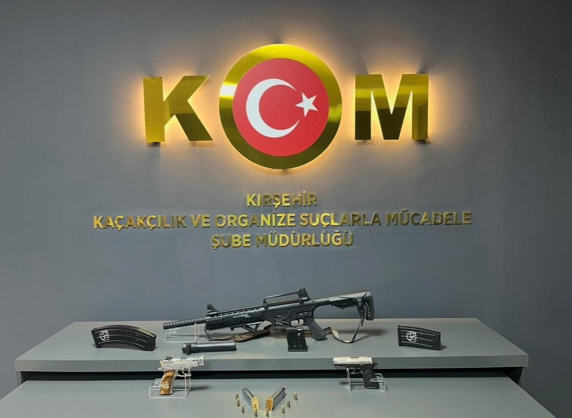 KIRŞEHİR'DE TEFECİLİK VE YAĞMA SUÇLARINA YÖNELİK DÜZENLENEN OPERASYONDA GÖZALTINA ALINAN 2 ŞÜPHELİ...