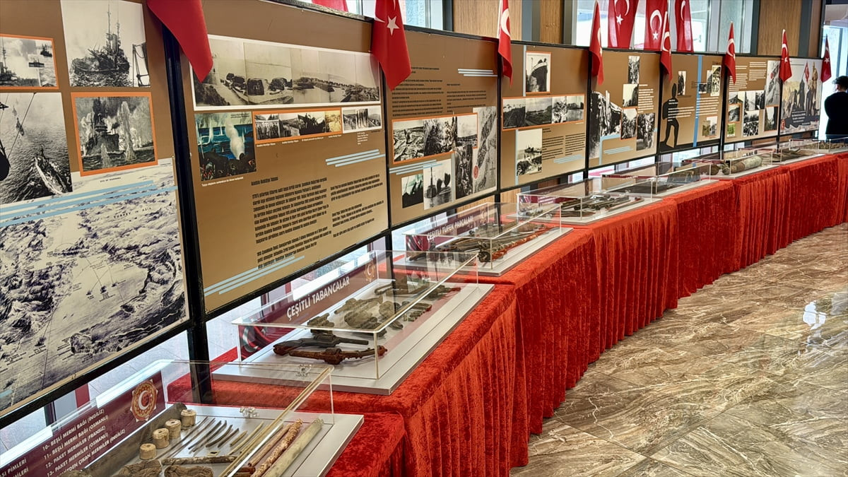 Kırşehir'de, Türkiye Gaziler ve Şehit Aileleri Vakfı tarafından "Çanakkale Savaş Objeleri ve...