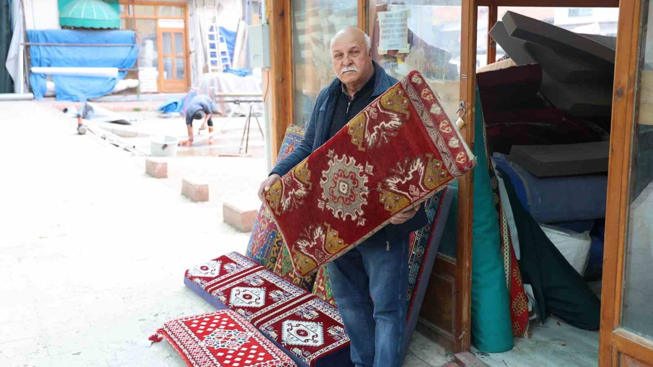 KIRŞEHİR’DE HAVALARIN ISINMASI VE İLKBAHARIN KENDİNİ HİSSETTİRMESİYLE BİRLİKTE ÇADIRCILAR, HASIR...