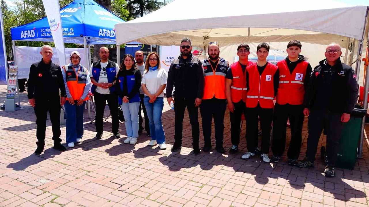 KIZILAY VE AFAD GÖNÜLLÜLERİNDEN KAN BAĞIŞI SEFERBERLİĞİ