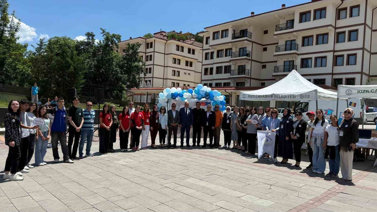 Kızılcahamam'da etwinning projeleri yıl sonu sergisi yoğun ilgi gördü