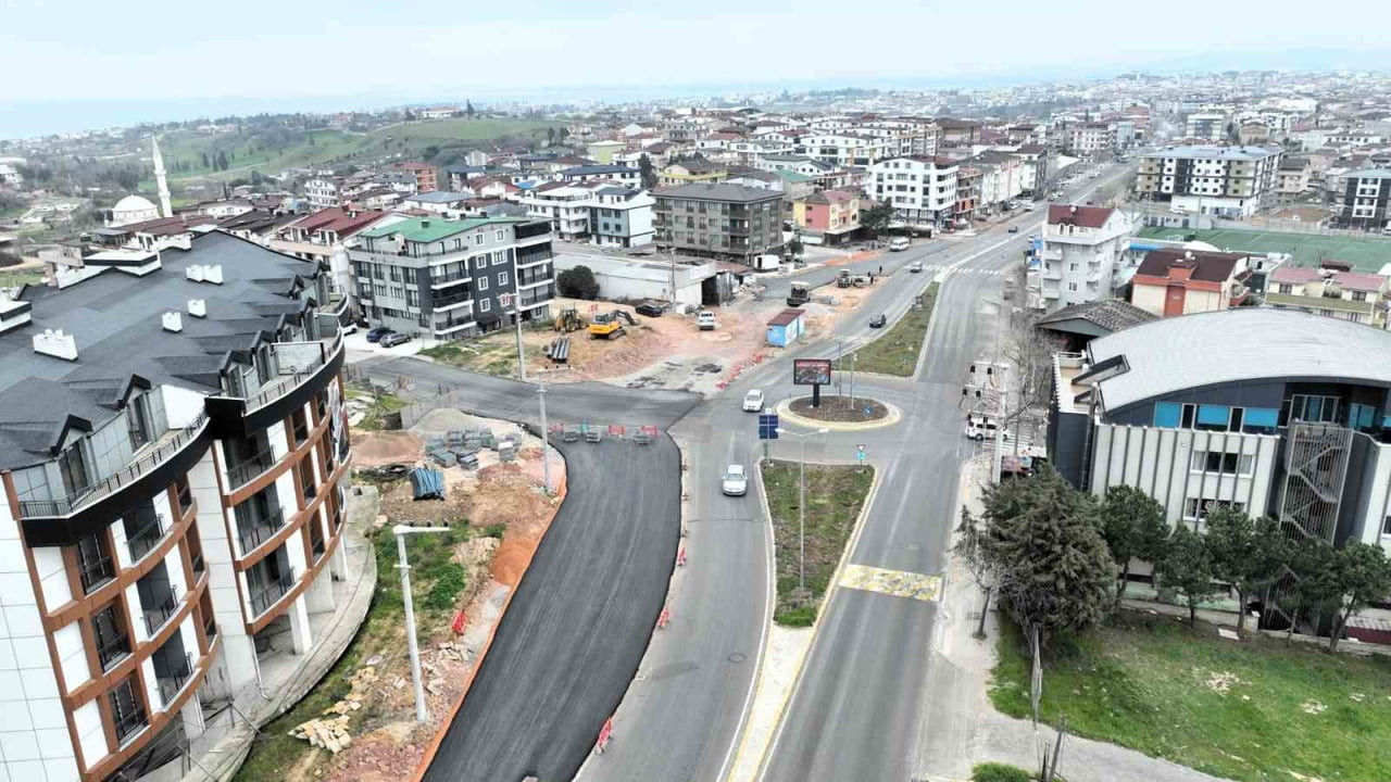 KOCAELİ BÜYÜKŞEHİR BELEDİYESİ, GEBZE BÖLGESİNDEKİ 4 İLÇEYİ KAPSAYAN KAPSAMLI YOL YAPIM İŞİ İÇİN 5...