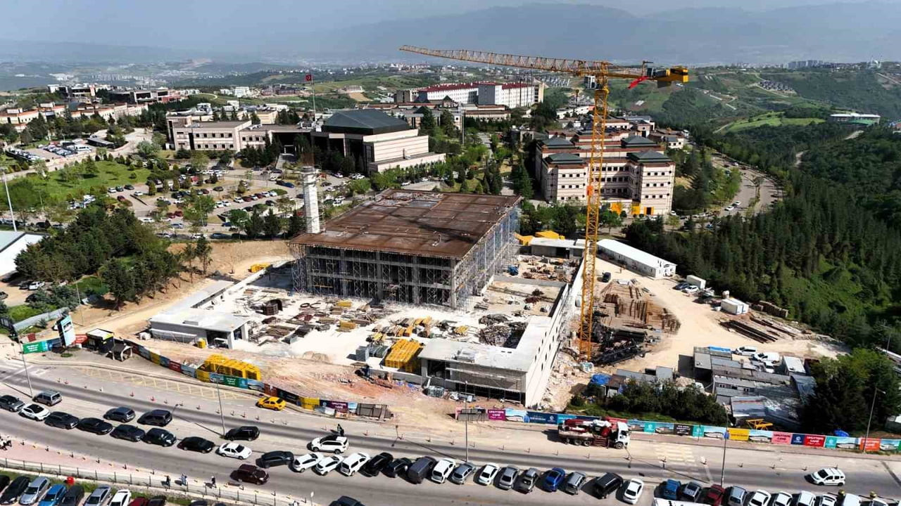 KOCAELİ BÜYÜKŞEHİR BELEDİYESİ TARAFINDAN KOCAELİ ÜNİVERSİTESİ (KOÜ) UMUTTEPE KAMPÜSÜ'NDE İNŞASI...