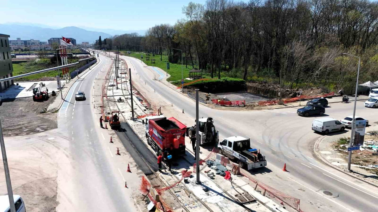 KOCAELİ BÜYÜKŞEHİR BELEDİYESİ TARAFINDAN PROJELENDİRİLEN KARTEPE TRAMVAY HATTI’NDA ÇALIŞMALAR...