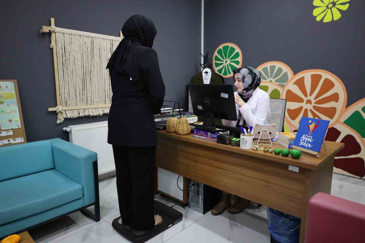 KOCAELİ BÜYÜKŞEHİR BELEDİYESİ’NİN KADINLARA YÖNELİK HAYATA GEÇİRDİĞİ ANNE ŞEHİR MERKEZLERİ, SADECE...