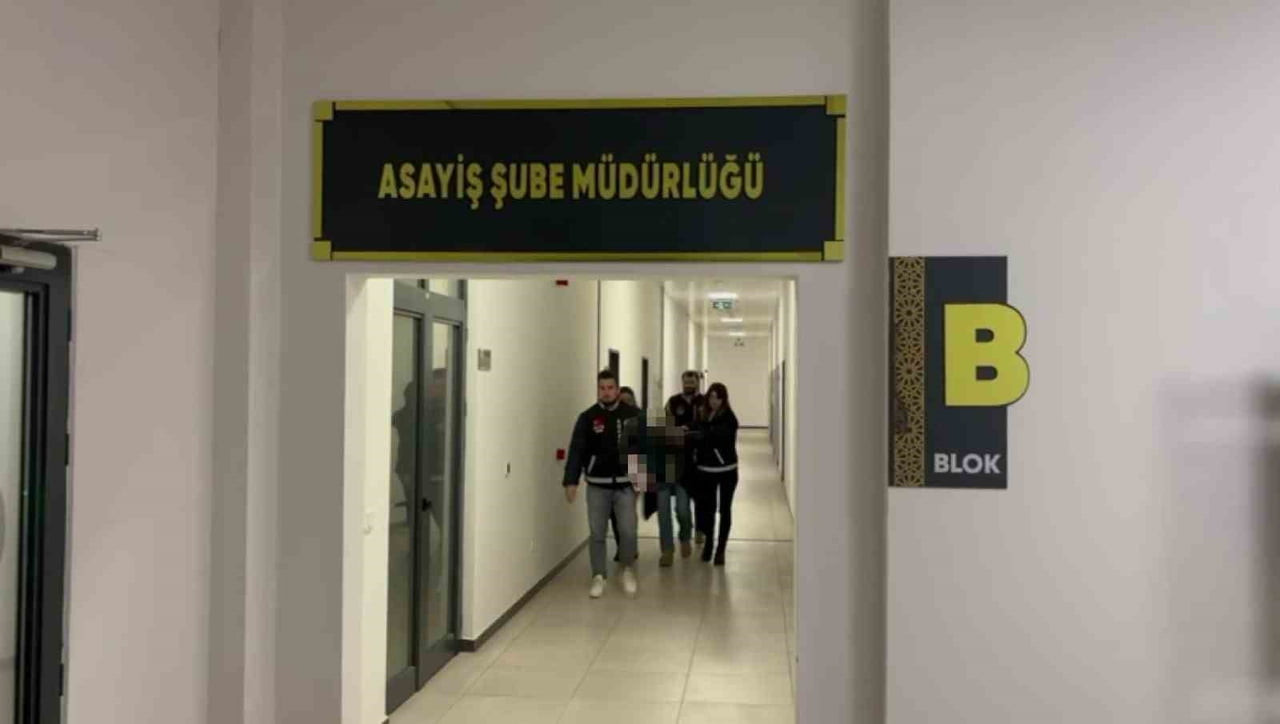 KOCAELİ'DE 19 YIL ÖNCE ÇÖP KONTEYNERİNDE GÖBEK BAĞI BOĞAZINA DOLANMIŞ HALDE ÖLÜ BULUNAN BEBEĞİN...