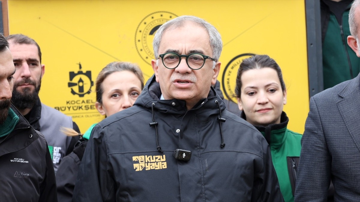 Kocaeli'de 8 kızıl geyik, Samanlı Dağları'ndaki doğal yaşam alanlarına salındı. Salım törenine...