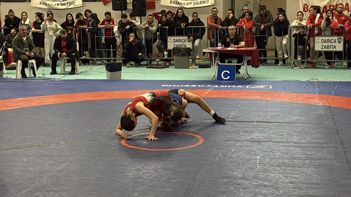 Kocaeli'de düzenlenen 17 Yaş Altı Türkiye Güreş Şampiyonası tamamlandı. Türkiye Güreş Federasyonu...