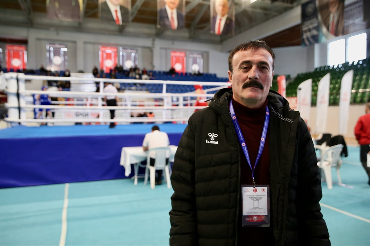 Kocaeli'de düzenlenen Türkiye Ferdi Boks Şampiyonası devam ediyor. Türkiye Boks Federasyonu Teknik...