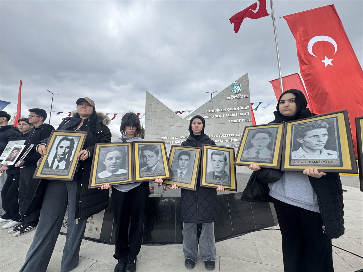 Kocaeli'de, İzmit ile Değirmendere arasında sefer yapan "Üsküdar" adlı vapurun 1 Mart 1958'de...