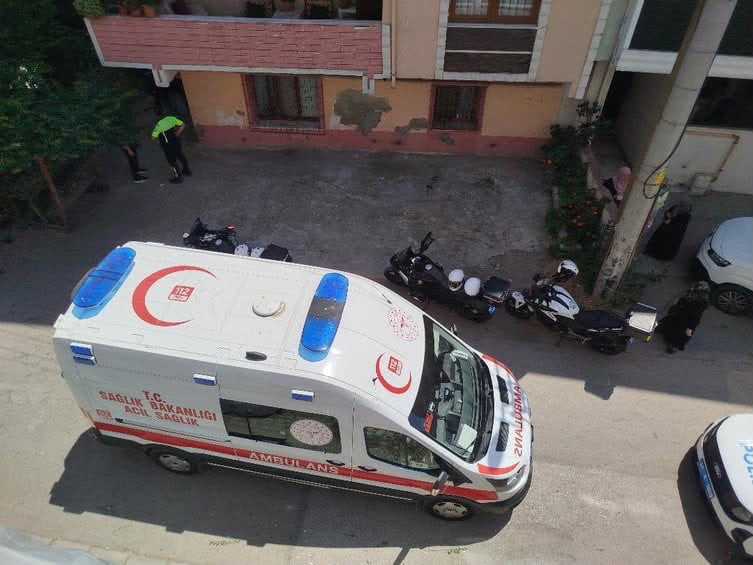 KOCAELİ'DE MİSAFİR OLARAK BULUNDUĞU EVDE BAŞINDAN SİLAHLA VURULMUŞ HALDE BULUNAN GENÇ KADIN...