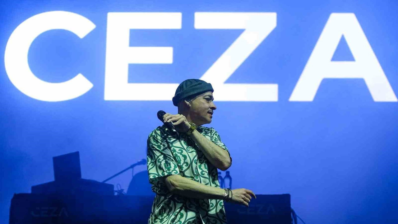 KOCAELİ'DE SAHNE ALAN TÜRK RAP MÜZİĞİNİN EFSANE İSMİ CEZA, GENÇLERE UNUTULMAZ BİR GECE YAŞATTI....