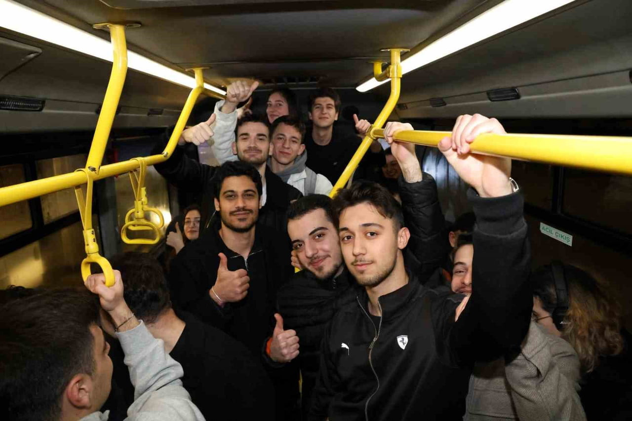 KOCAELİ'DE ŞUBAT AYINDA BAŞLATILAN GECE OTOBÜSÜ SEFERLERİ, ÖĞRENCİLERİN VE GECE ÇALIŞANLARININ EVE...