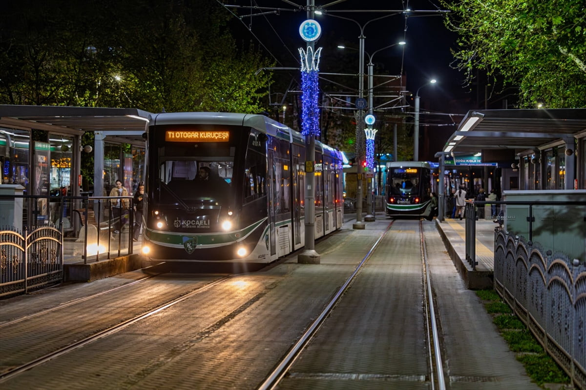 Kocaeli'deki Akçaray Tramvay Hattı, geçen yıl 19 milyon 33 bin 565 yolcuya hizmet verdi.