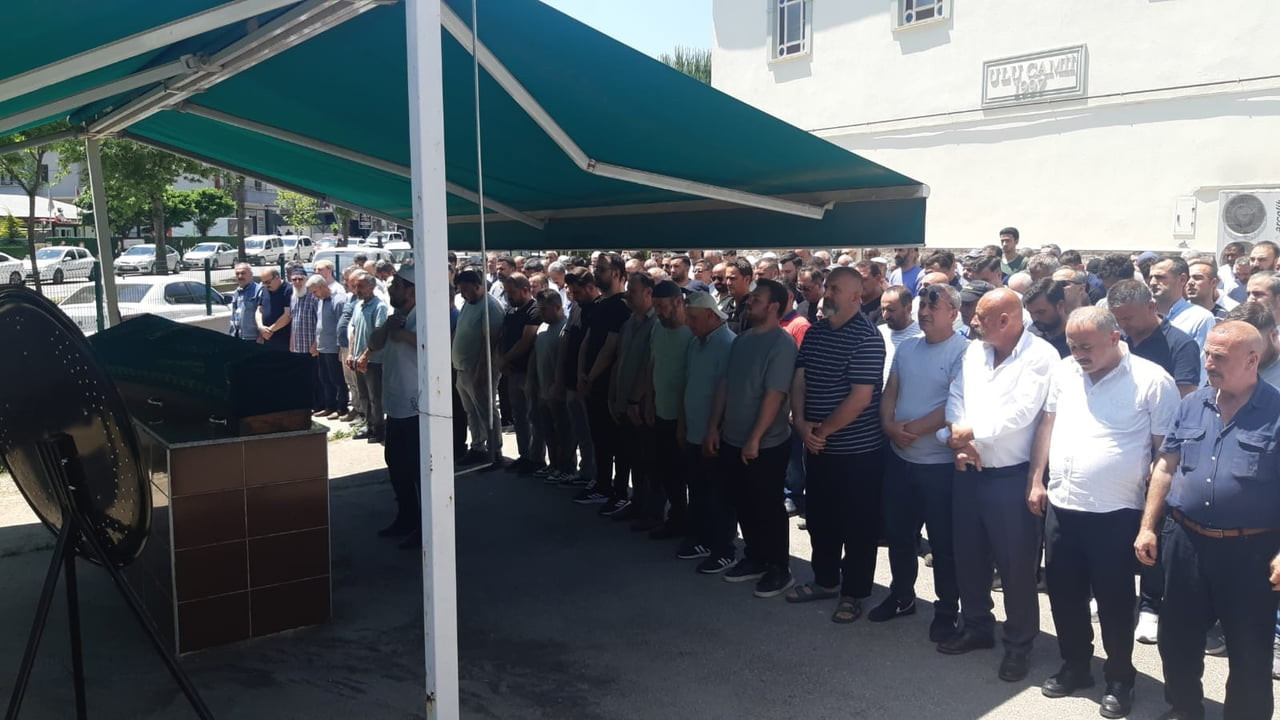 KOCAELİ'NİN DERİNCE İLÇESİNDE 12 YAŞINDAKİ SMA HASTASI ÇOCUĞUNUN BAĞLI OLDUĞU YAŞAM DESTEK...