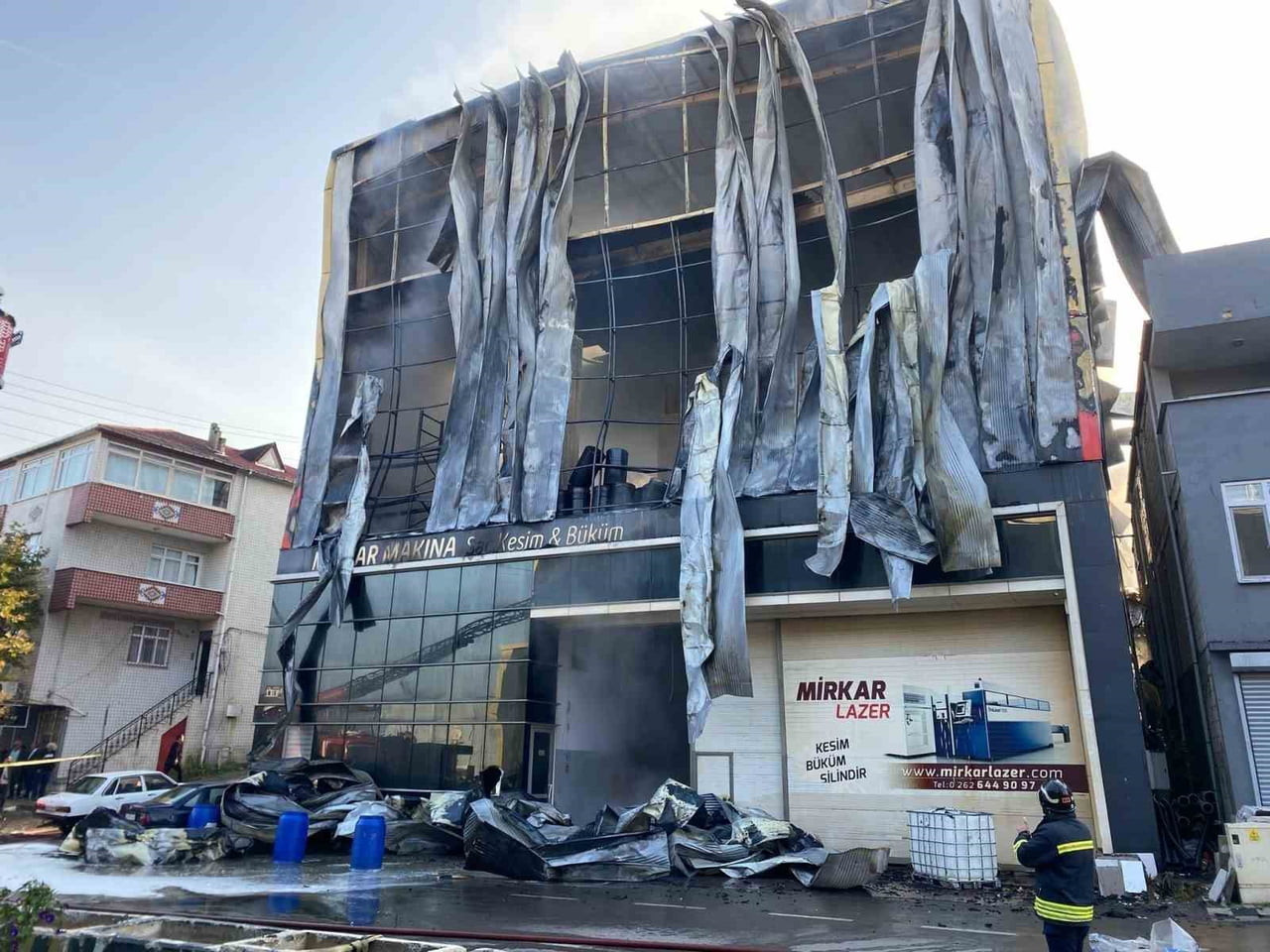 KOCAELİ'NİN DİLOVASI İLÇESİNDE KOZMETİK DOLUM TESİSİNDE ÇIKAN VE 7 KİŞİNİN ÖLDÜĞÜ YANGINA İLİŞKİN...