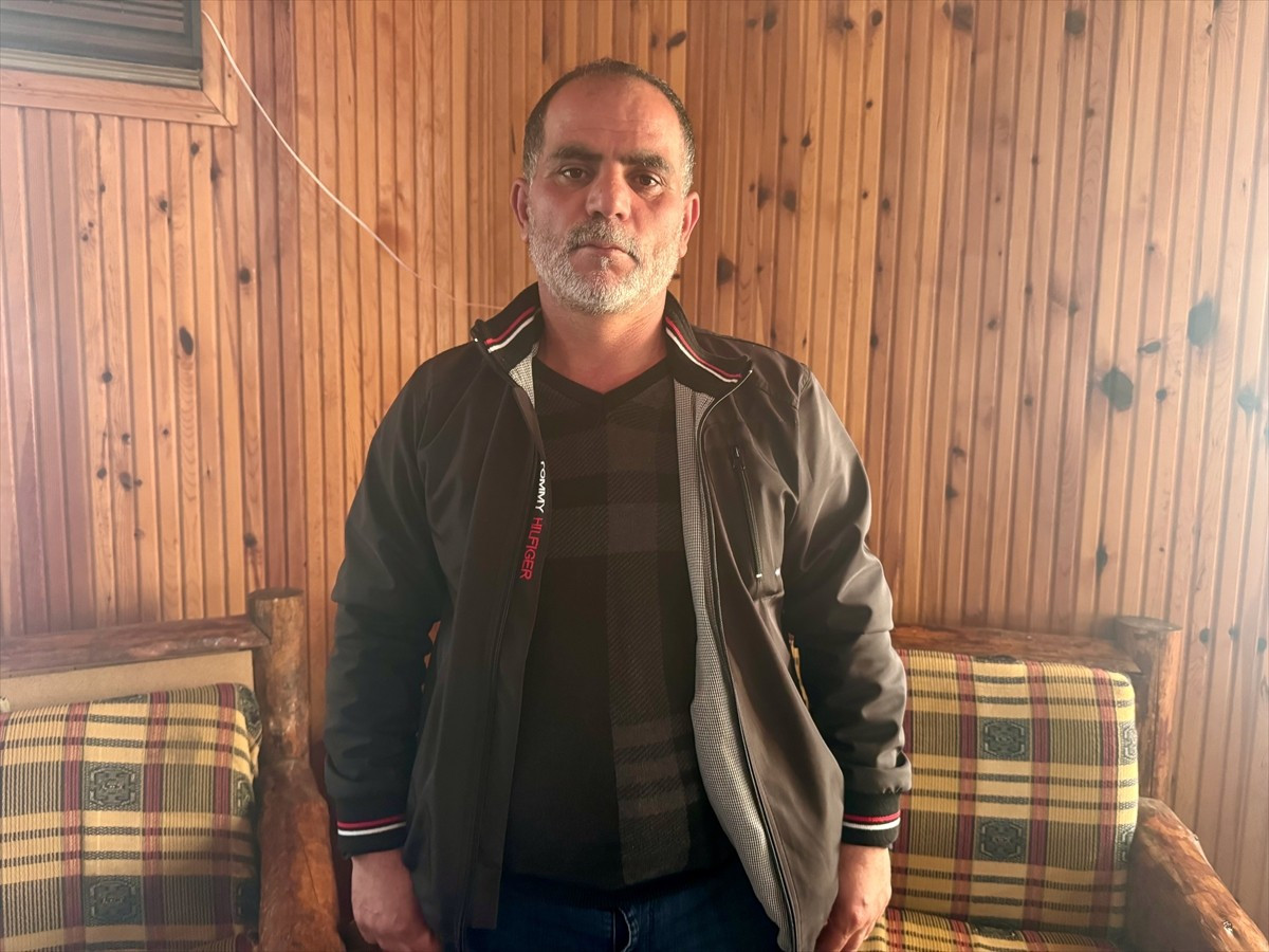 Kocaeli'nin Dilovası ilçesinde kozmetik fabrikasında çıkan yangında eşi Esma Gikan'ı kaybeden...