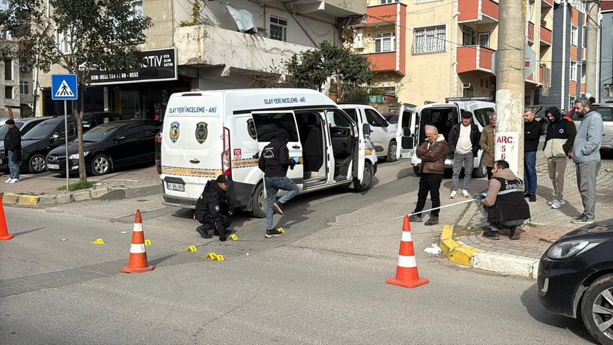 Kocaeli'nin Gebze ilçesinde açılan ateş sonucu özel bir ağız ve diş sağlığı polikliniğine kurşun...