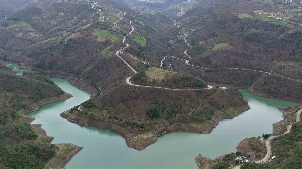 KOCAELİ'NİN İÇME SUYU İHTİYACININ BÜYÜK BİR KISMINI KARŞILAYAN YUVACIK BARAJI'NDA SU SEVİYESİ, KIŞ...