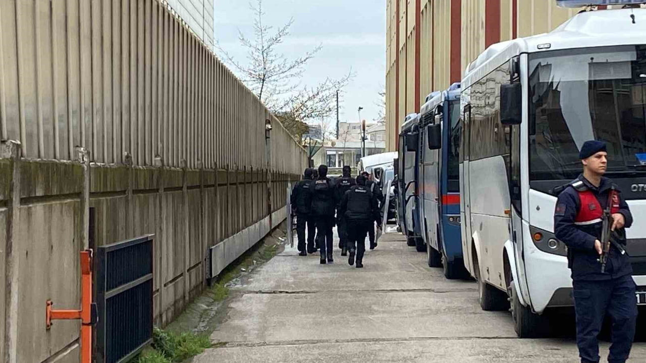 KOCAELİ'NİN İZMİT İLÇESİNDE 3 KİŞİNİN HAYATINI KAYBETTİĞİ, 2 KİŞİNİN YARALANDIĞI SİLAHLI SALDIRIYA...