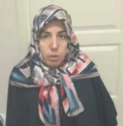 KOCAELİ'NİN KANDIRA İLÇESİNDE KINA GECESİNE GİTMEK İÇİN OTOBÜSTEN İNEREK YOLUN KARŞISINA GEÇMEYE...