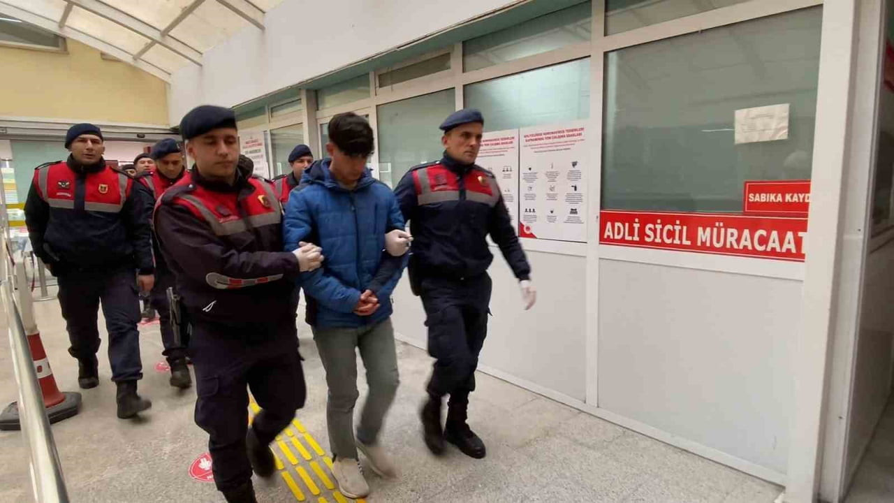 KOCAELİ'NİN KARTEPE İLÇESİNDE ORMANLIK ALANDAKİ KULÜBEDE BERBERİ BALTA VE KÜREKLE ÖLDÜRDÜKLERİ...