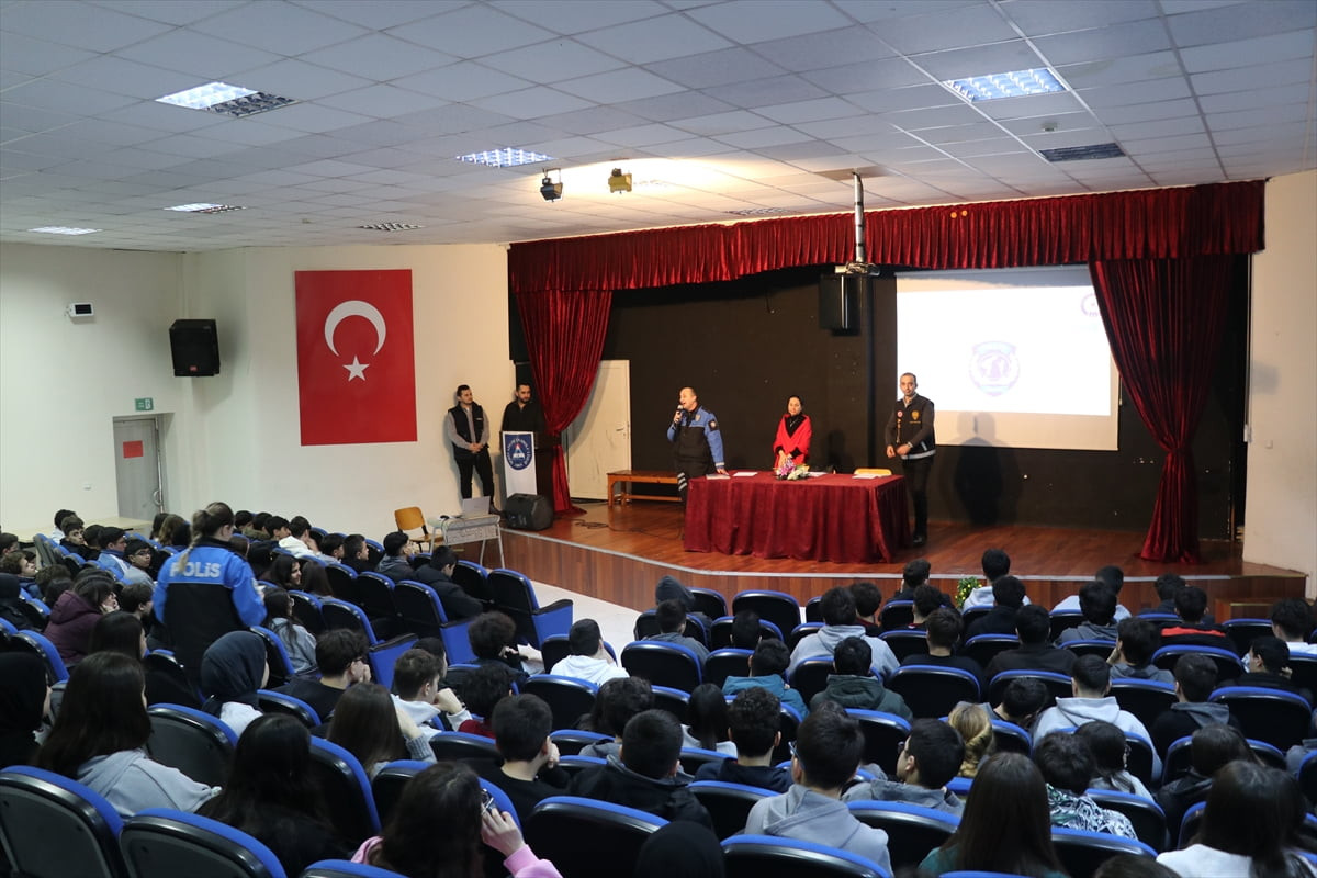 Kocaeli’de çocuk ve gençleri suçtan ve zararlı alışkanlıklardan korumaya, sosyal duyarlılıklarını...