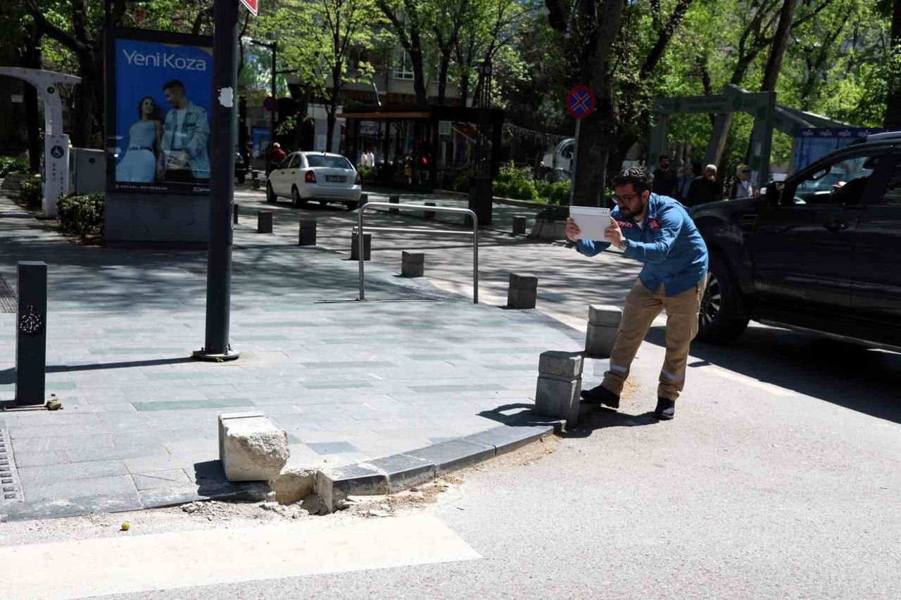 KOCAELİ’DE “GÖZ KULAK” EKİPLERİ, KENT GENELİNDE SOKAK SOKAK YAPTIĞI KONTROLLERLE KALDIRIM, YOL VE...
