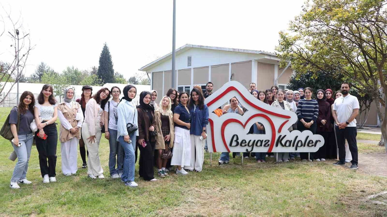 KOCAELİ’DE ÜNİVERSİTE ÖĞRENCİLERİ, BEYAZ KALPLER EĞİTİM VE GELİŞİM MERKEZİ’NDE İŞLENEN "ALAN...