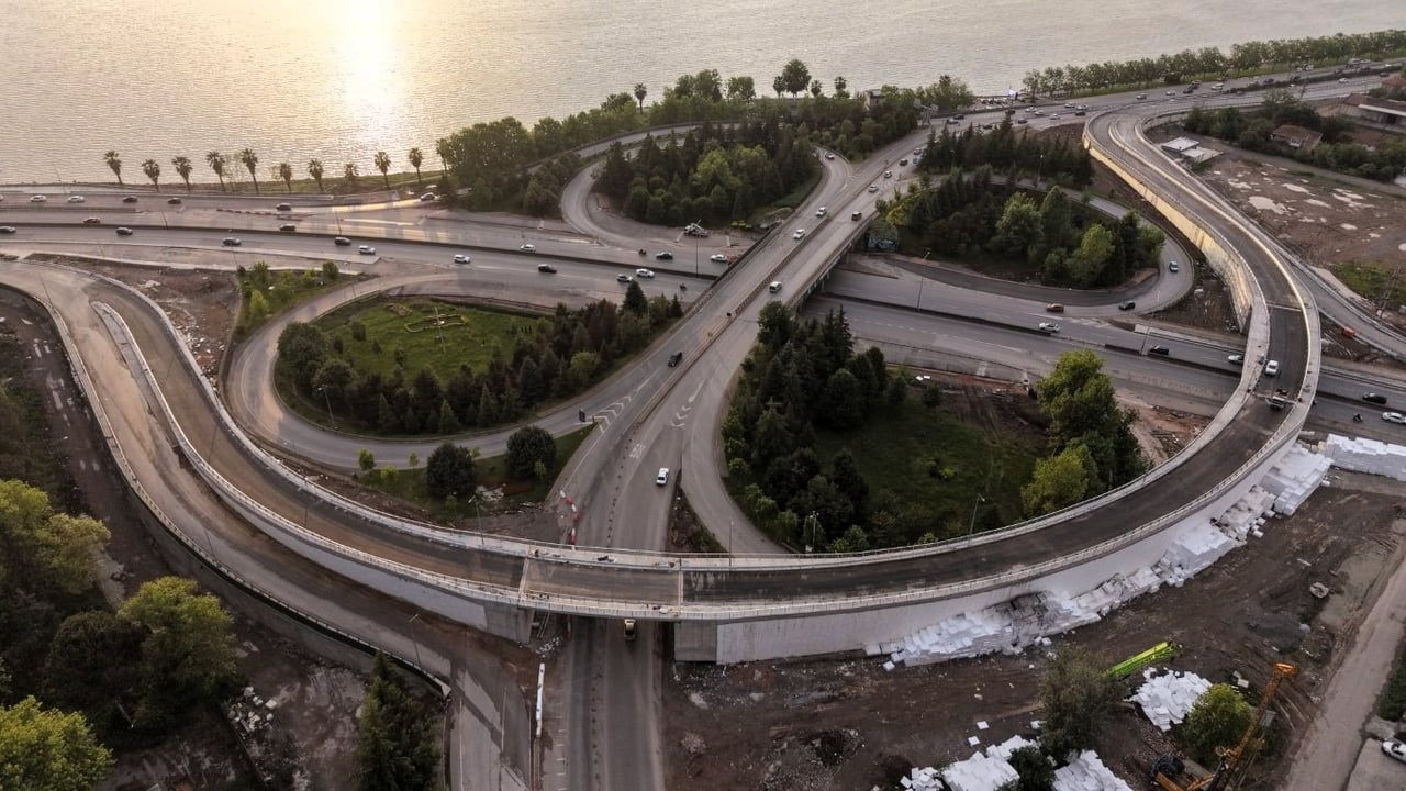 Kocaeli'de Yeni Bağlantı Yolu Hizmete Girdi