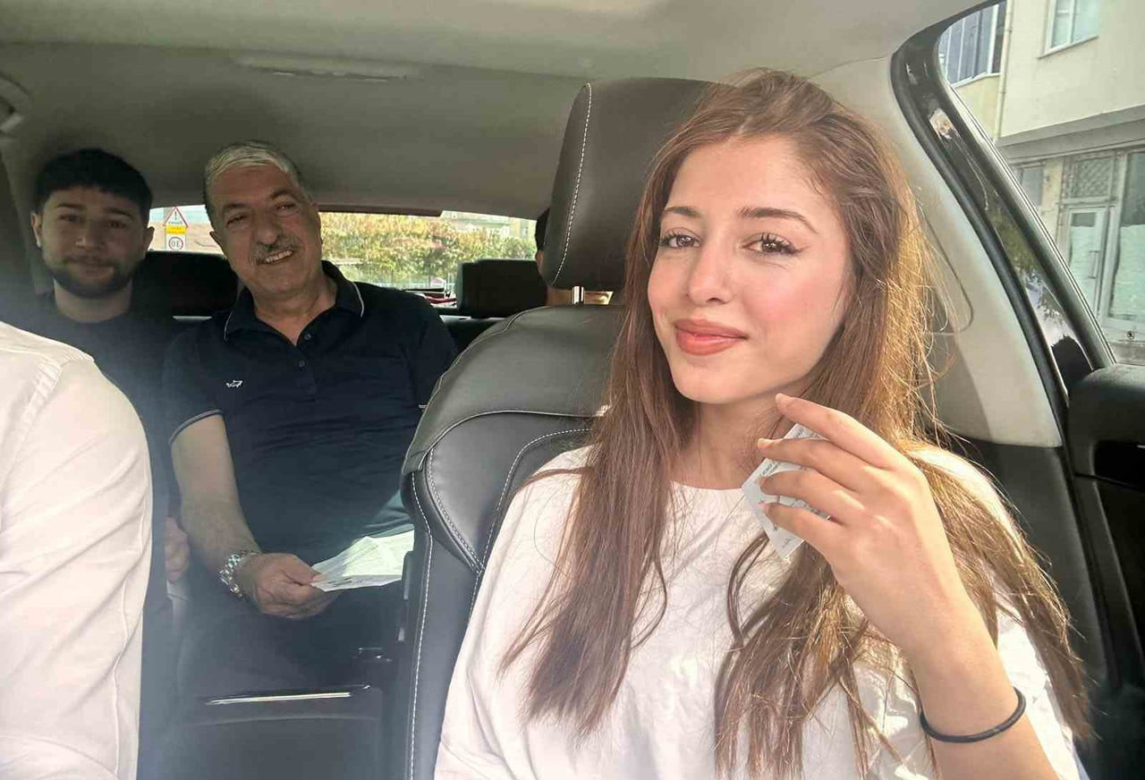 KOCAELİ’DE YÜKSEKÖĞRETİM KURUMLARI SINAVI’NA GEÇ KALMA RİSKİ YAŞAYAN ÖĞRENCİLER, DİLOVASI BELEDİYE...