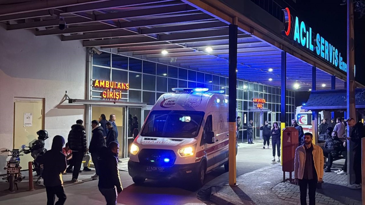 Kocaeli’nin Gebze ilçesinde sokakta merdivenden düşen 9 yaşındaki çocuk hayatını kaybetti.
