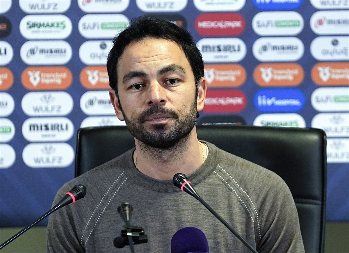 Kocaelispor Teknik Direktörü Selçuk İnan, Mısırlı.com.tr Fatih Karagümrük - Kocaelispor maçı...