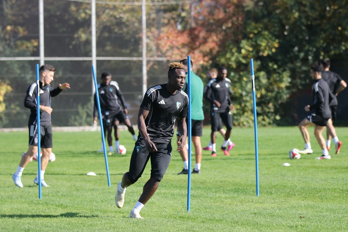 Kocaelispor, Trendyol Süper Lig'in 14. haftasında Gençlerbirliği ile sahasında yapacağı maçın...