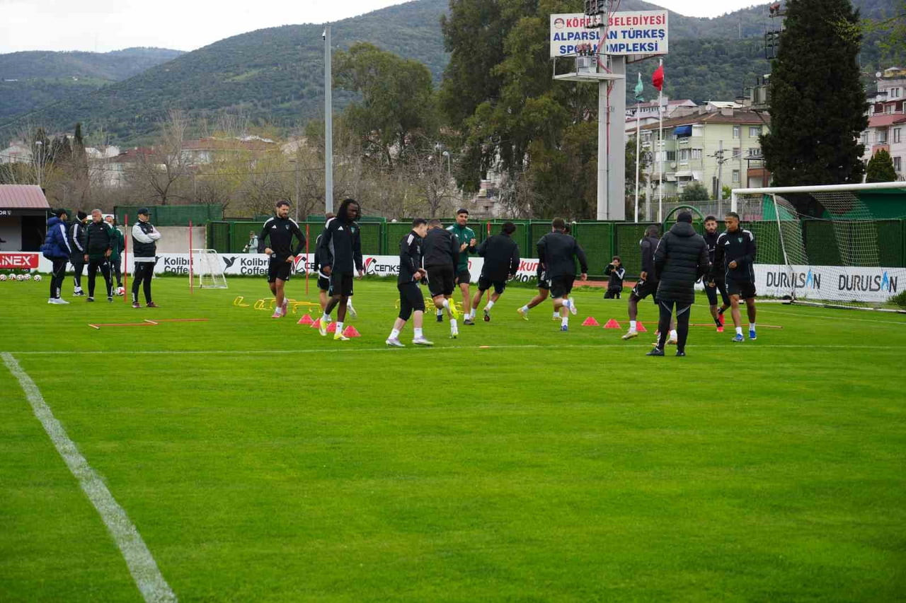 KOCAELİSPOR, TRENDYOL SÜPER LİG'İN 29. HAFTASINDA OYNAYACAĞI GALATASARAY KARŞILAŞMASININ...