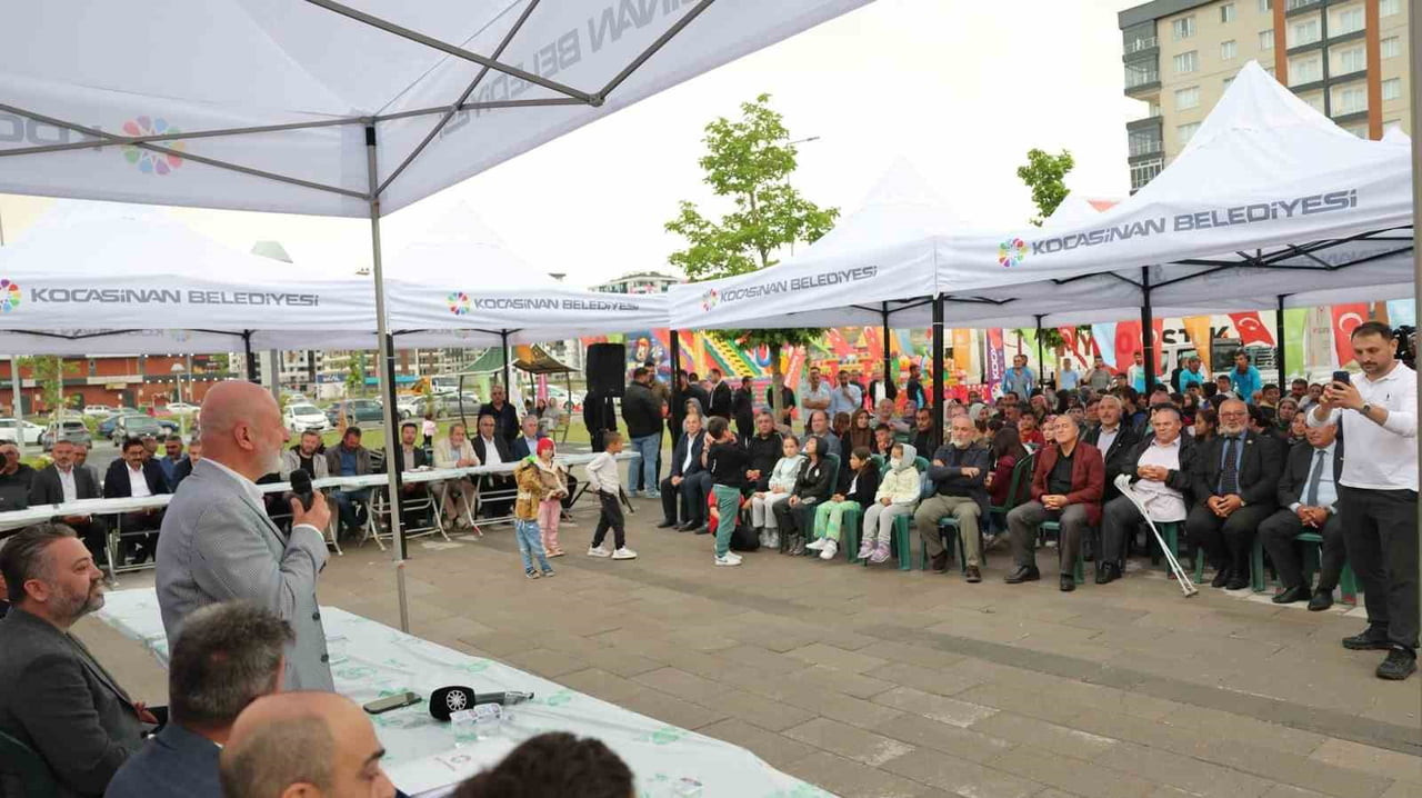 KOCASİNAN BELEDİYE BAŞKANI AHMET ÇOLAKBAYRAKDAR; 'VATANDAŞ SORUYOR BAŞKAN CEVAPLIYOR' PROGRAMININ...