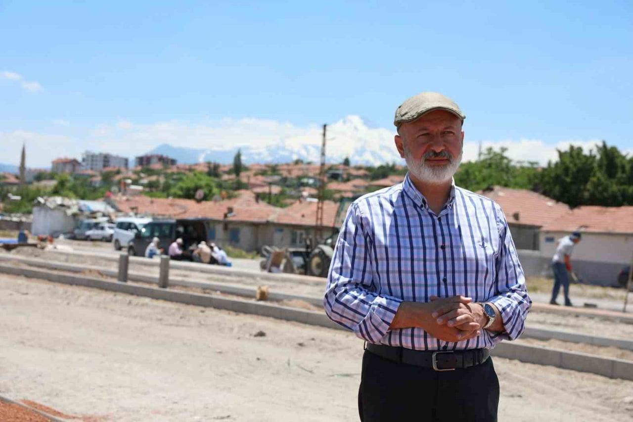 KOCASİNAN BELEDİYE BAŞKANI AHMET ÇOLAKBAYRAKDAR; YENİDOĞAN MAHALLESİ’NDE YAPIMI DEVAM EDEN VE...