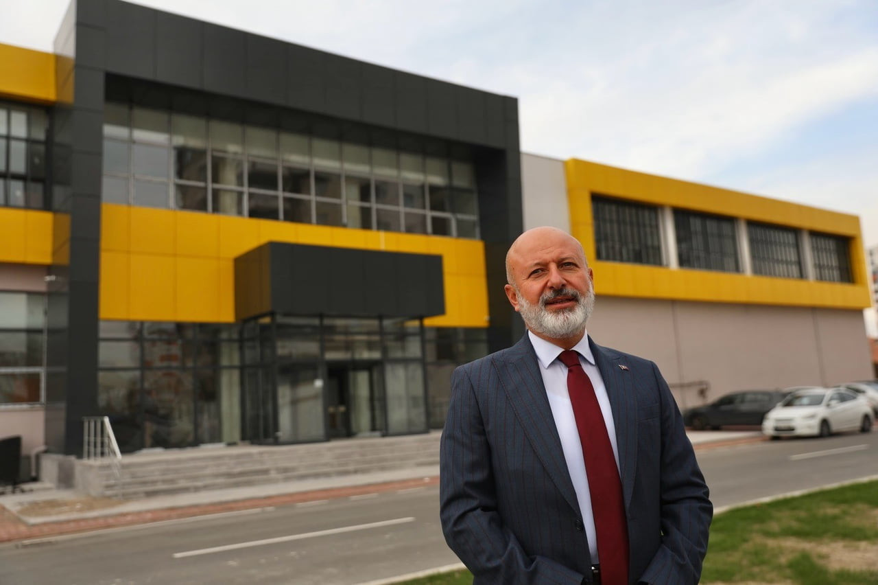 KOCASİNAN BELEDİYE BAŞKANI AHMET ÇOLAKBAYRAKDAR, YUNUSEMRE MAHALLESİ’NDE KENTSEL DÖNÜŞÜM PROJESİ...