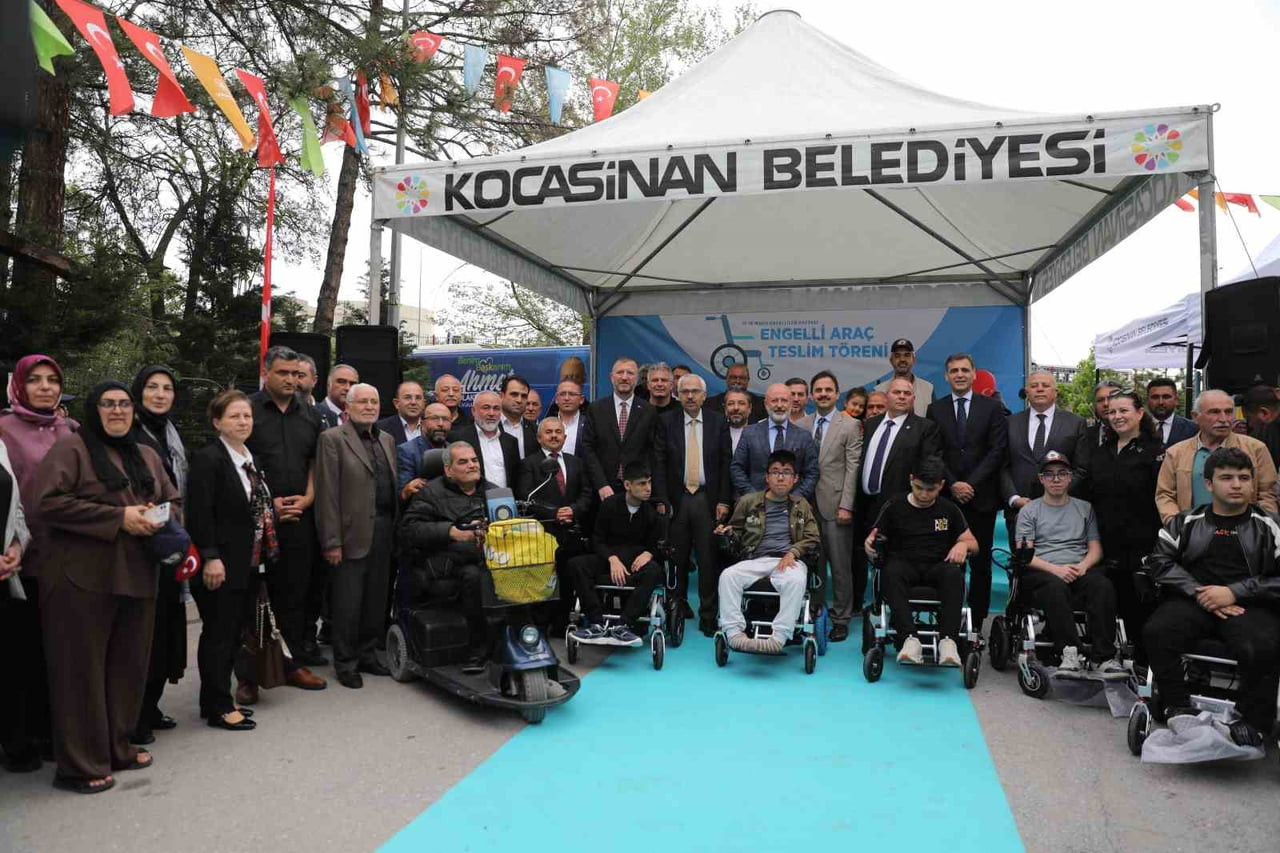 KOCASİNAN BELEDİYESİ TARAFINDAN ENGELLİLER HAFTASI’NDA ENGELLİ BİREYLERE YÖNELİK 22 AKÜLÜ ARAÇ...