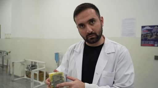 Kokuya ve sokak hayvanlarının zarar görmesine karşı akıllı çöp kovası