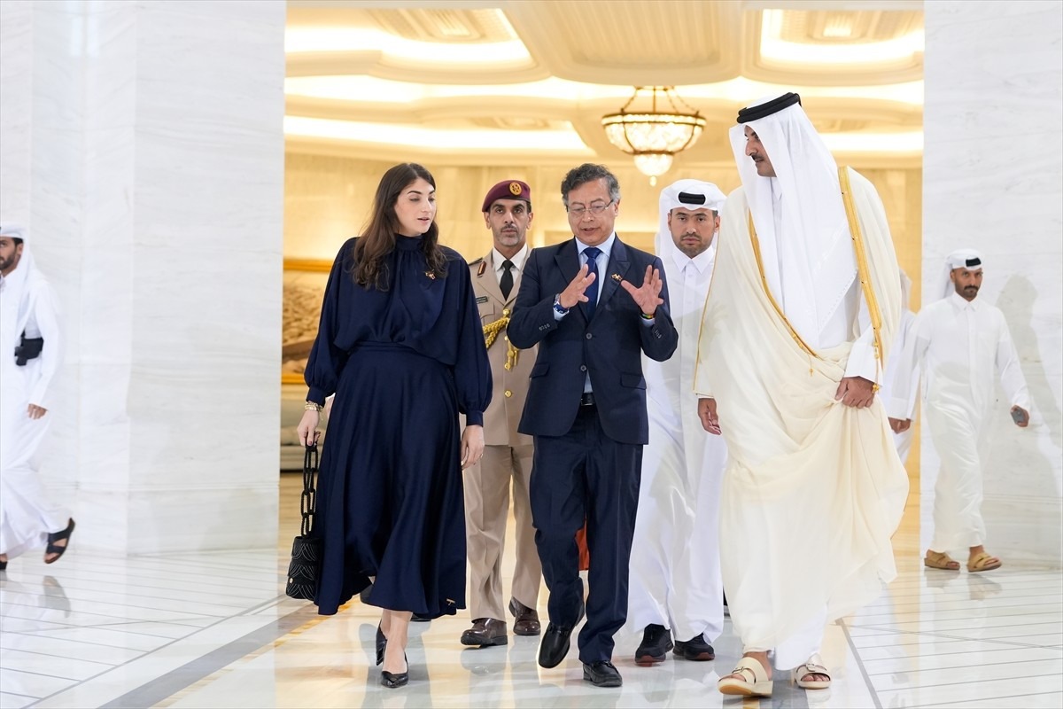 Kolombiya Cumhurbaşkanı Gustavo Petro, Karayipler bölgesinde devam eden askeri gerginliğin...