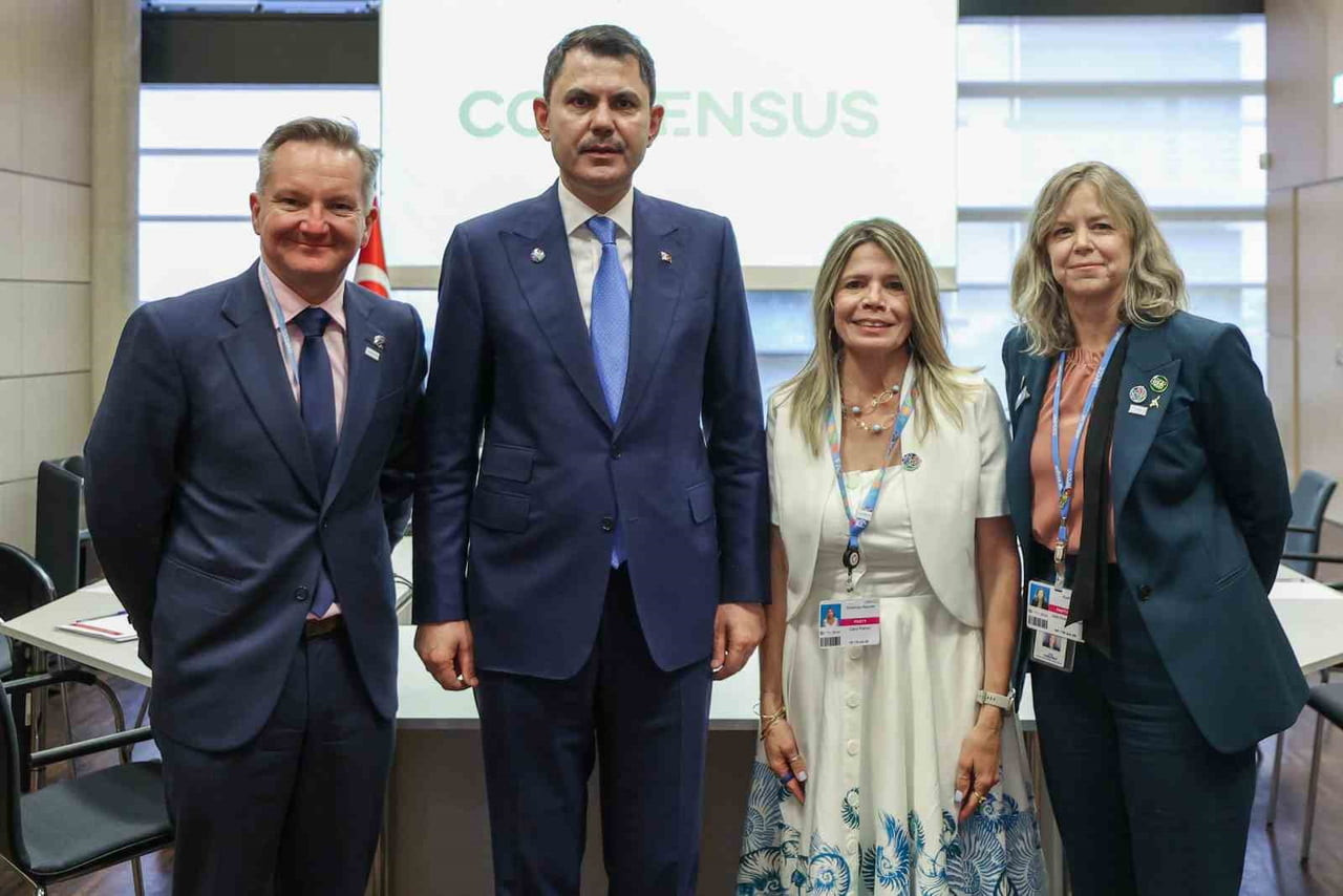 KONFERANS MARJINDA ÇEŞİTLİ İKİLİ GÖRÜŞMELER VE HEYETLER ARASI TOPLANTILAR GERÇEKLEŞTİREN BAKAN...