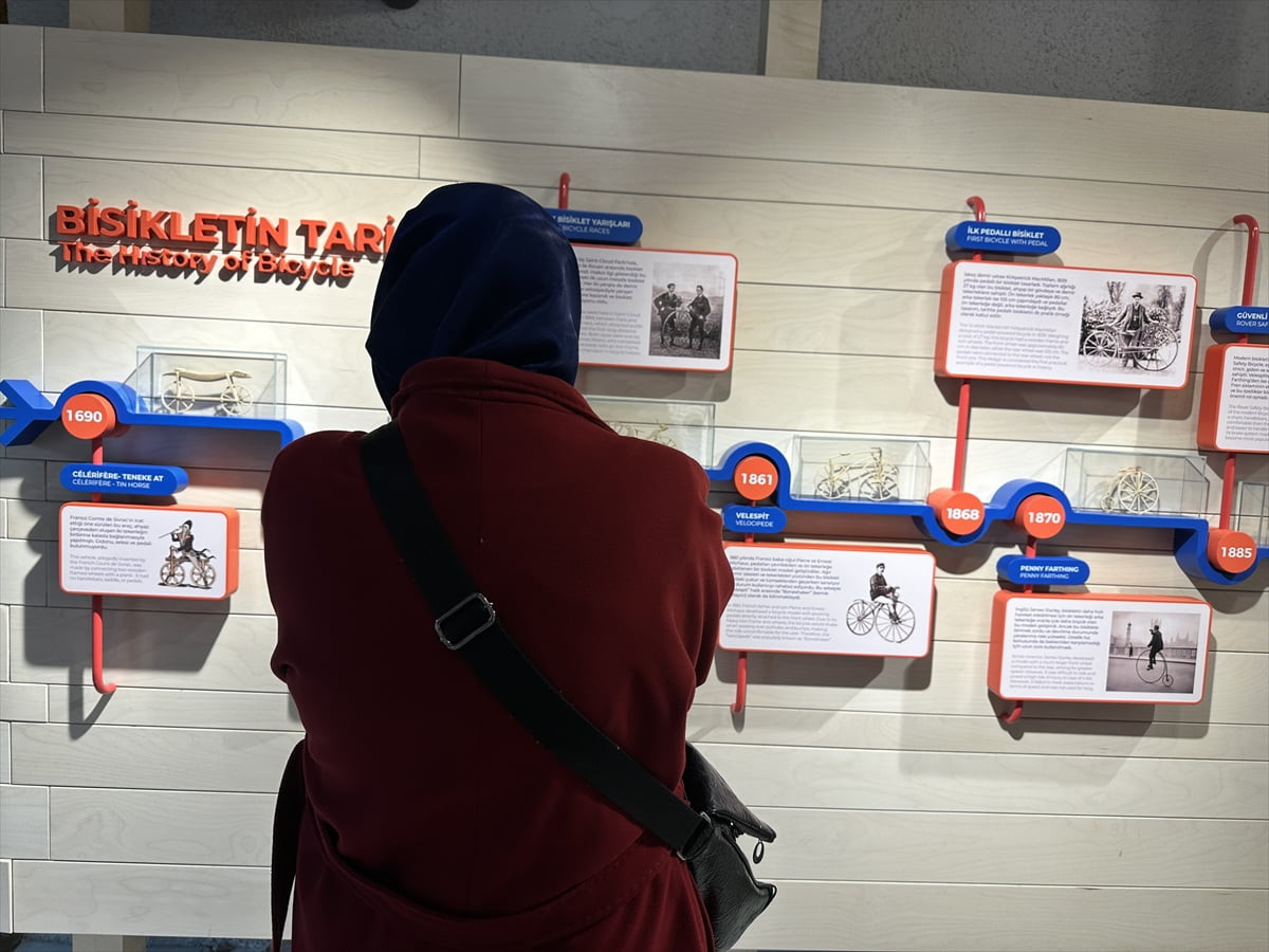 Konya Büyükşehir Belediyesince Dar-ül Mülk Projesi kapsamında Kılıçarslan Meydanı'ndaki Konya...