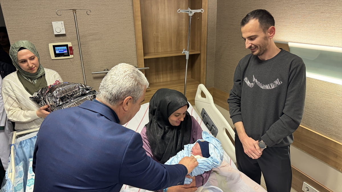 Konya'da 2026 yılının ilk bebekleri bir dakika arayla Dr. Ali Kemal Belviranlı Kadın Doğum ve...