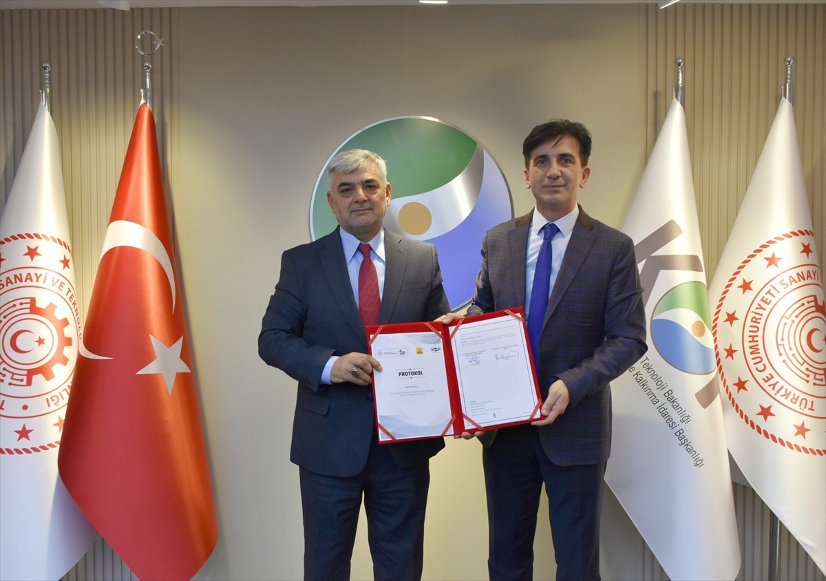 Konya'da başlatılan projeyle yer altı su kuyuları akıllı sisteme entegre edilerek, hem tasarruf...