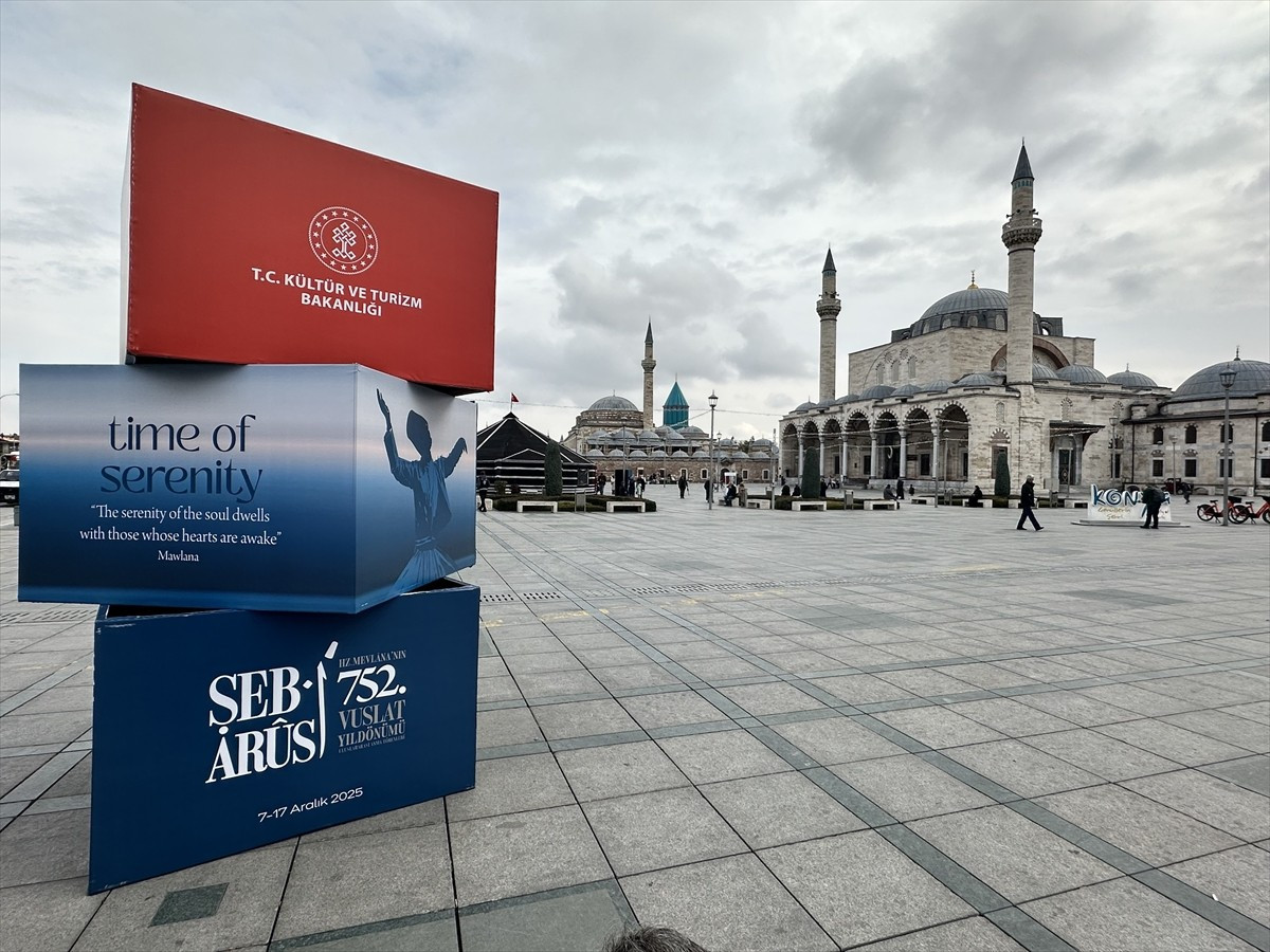 Konya'da, Hazreti Mevlana'nın 752. Vuslat Yıl Dönümü Uluslararası Anma Törenleri kapsamında "Türbe...