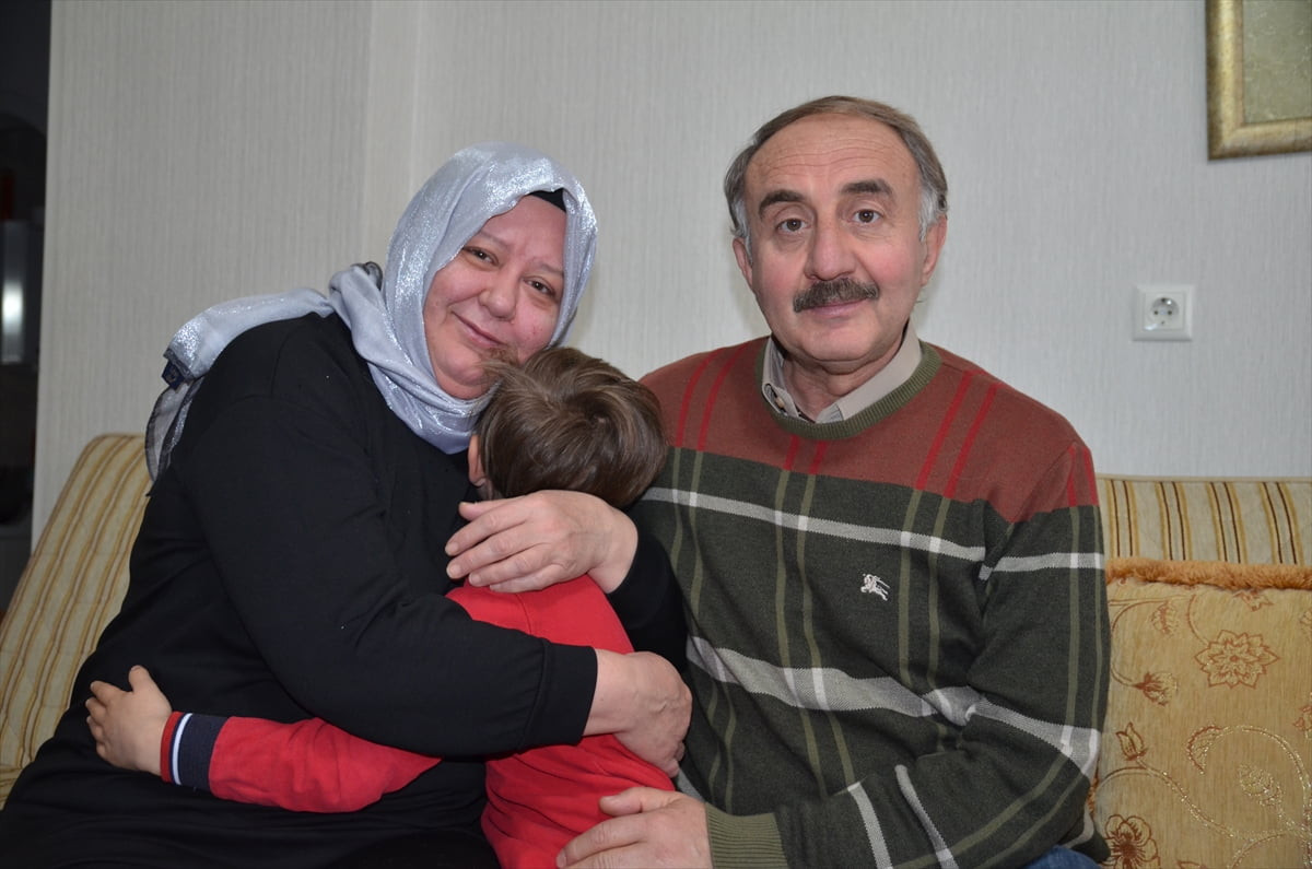 Konya'da iki çocukları olan çift, koruyucu ailesi oldukları iki kardeşin ardından Kahramanmaraş...