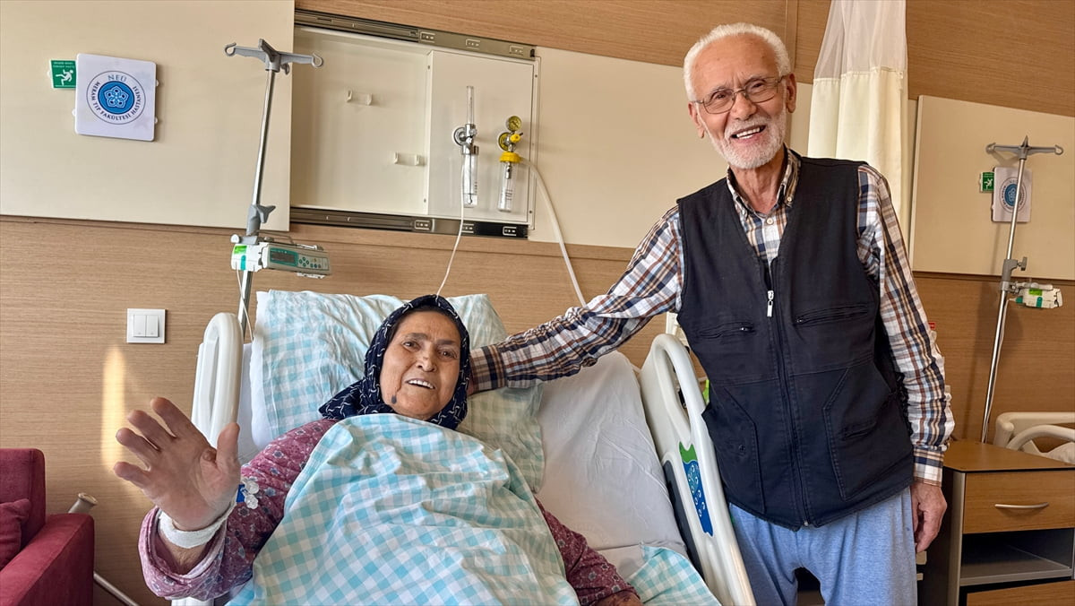 Konya'da kalp kapak yetmezliğine bağlı rahatsızlıkları artan 83 yaşındaki hasta, şikayetlerine son...